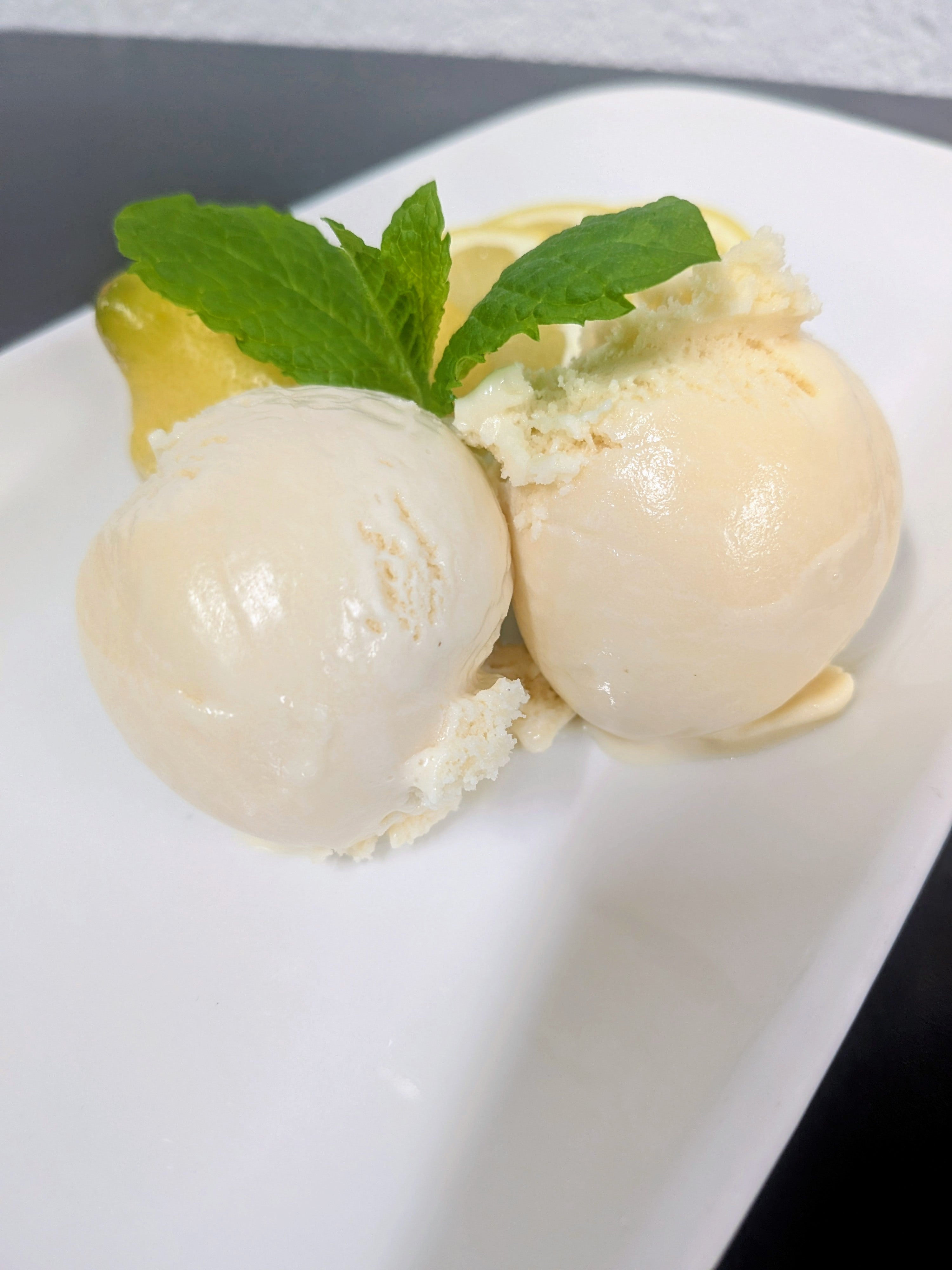 450ml Lemon curd ice cream